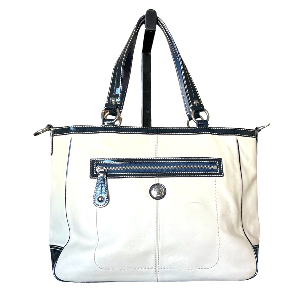 GUC Coach Laura Satchel
